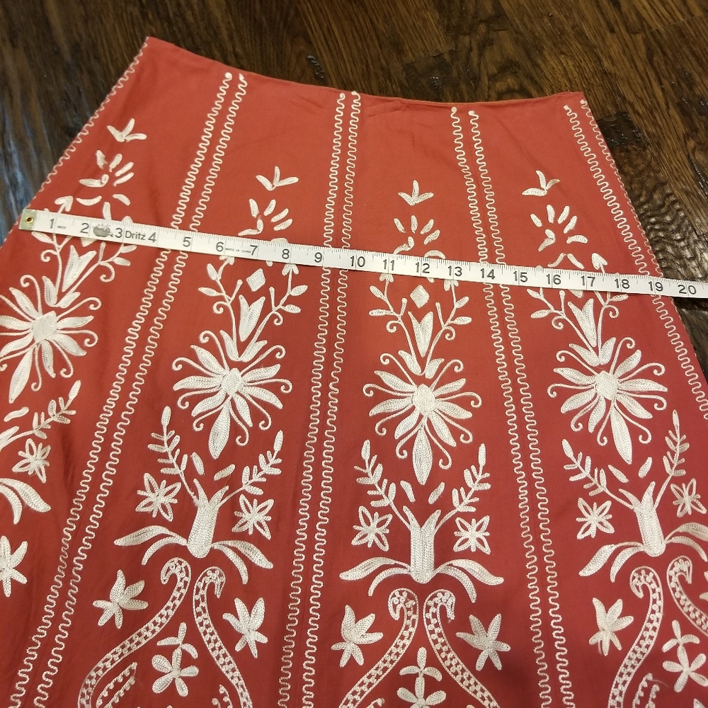 Cotton A line skirt with crewel embroidery - Picture 4 of 8